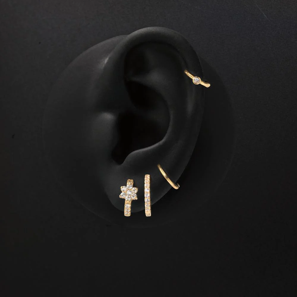 Orecchino circolare 1 pz Oro giallo 750/18 carati Zirconia 16 pietra Fiore - Image 3